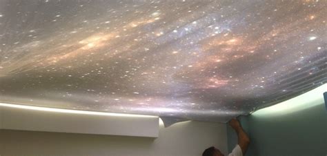 Illustrazione di un soffitto a cielo stellato con fibre ottiche e led