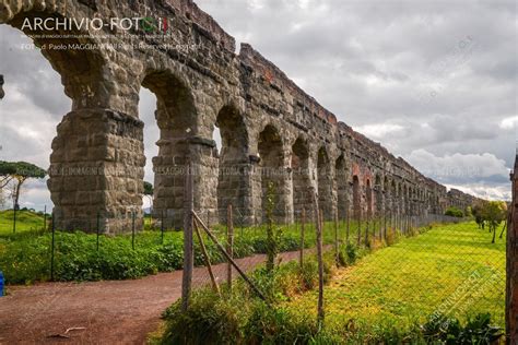 Antica Roma con acquedotto