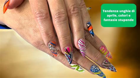 Varietà di coprifasciatoi con diverse fantasie e colori