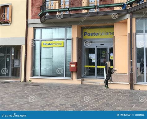 Edificio storico di un ufficio postale italiano