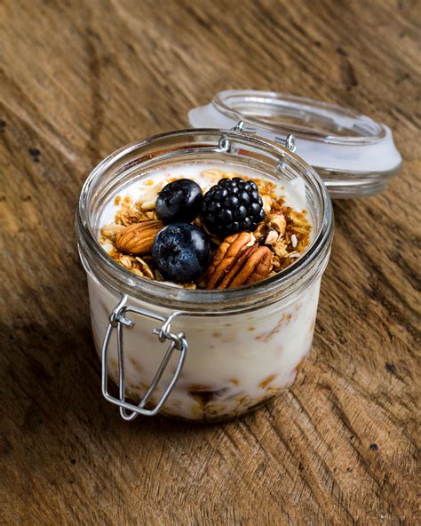 Ingredienti per una ricetta di overnight meal con yogurt