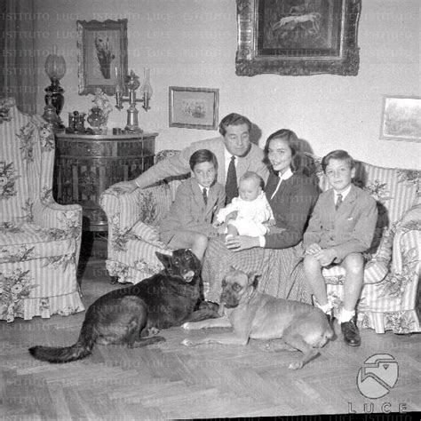 Famiglia Cesaroni riunita