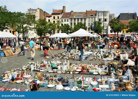 Mercato delle pulci di Place du Jeu de Balle a Bruxelles