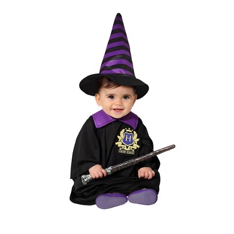 Bambino con cappello da mago e tutina a tema Harry Potter