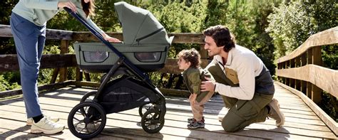 ruote Inglesina Aptica XT in azione su terreno sconnesso