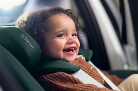 Dettaglio dei ganci per cinture Easy-in del Maxi-Cosi Pearl S