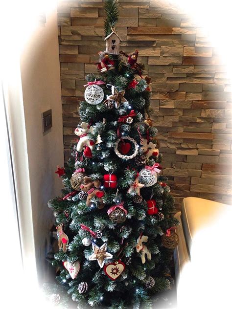 Albero di Natale decorato con renne