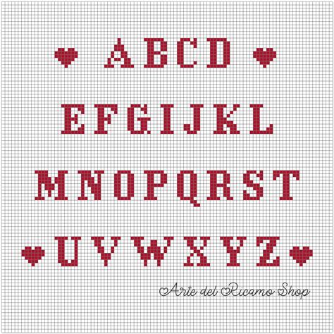 Schema a punto croce con lettere colorate dell'alfabeto