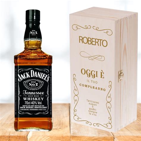 Scatola di legno incisa con Jack Daniel's