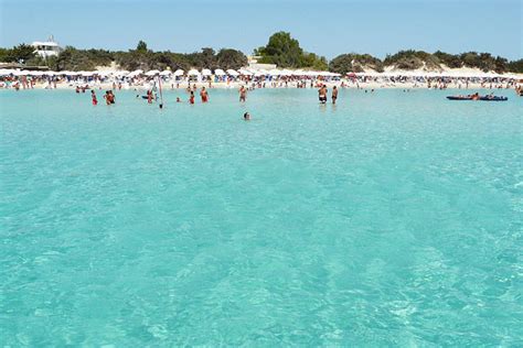 Vista panoramica di Porto Cesareo con il mare cristallino