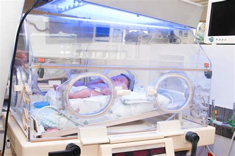 Neonatologia e incubatrice