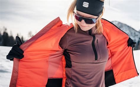 strati di abbigliamento da sci