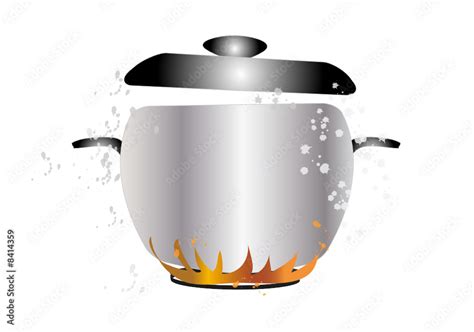 Immagine di una pentola sul fuoco con pomodori che cuociono per fare la passata