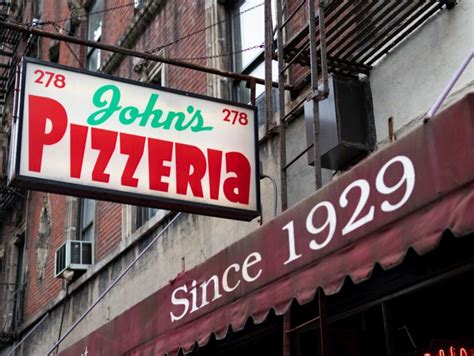 Immagine di una pizzeria storica a New York