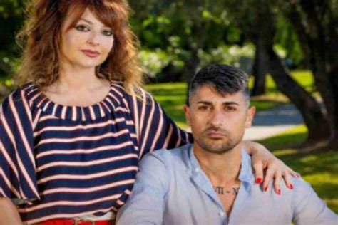 Coppia a Temptation Island in un momento di tensione