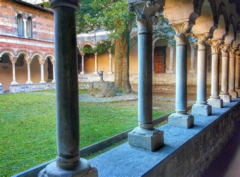 Chiostro Abbazia di Piona