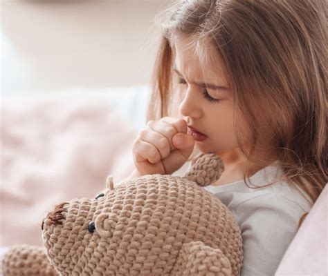 Illustrazione che mostra le diverse cause di tosse nei bambini