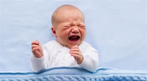 Neonato che piange