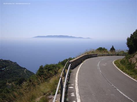 Strada panoramica nel Giura