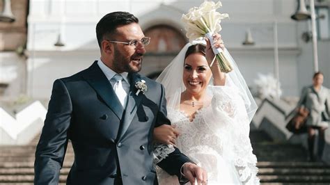 Claudia Dionigi e Lorenzo Riccardi sorridenti