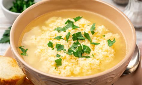 Ingredienti per stracciatella in brodo