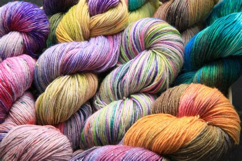 filati per calze colorati