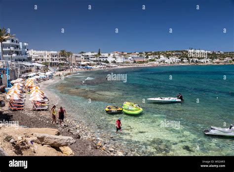 Vista panoramica di Hersonissos con spiaggia e mare