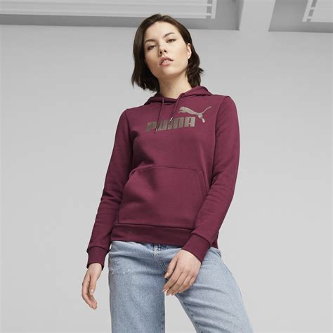 Dettaglio di una felpa Puma con logo