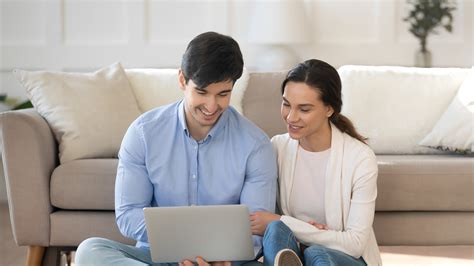 Computer che mostra un portale online per genitori