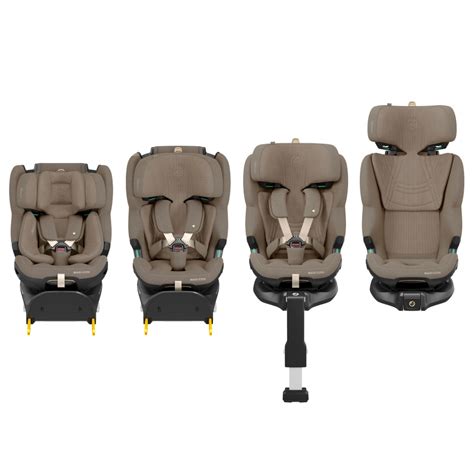Bambino seduto nel Maxi-Cosi Emerald 360 Pro in posizione contromarcia