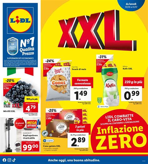 Volantino di offerte di un supermercato con prodotti alimentari