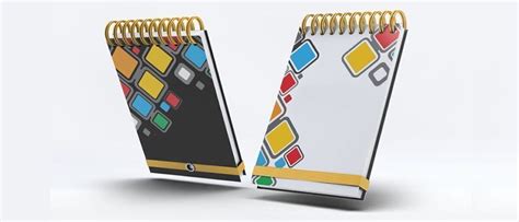 un block notes con annotazioni e un orologio