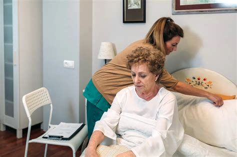 Schema del cambio pannolone per un paziente allettato