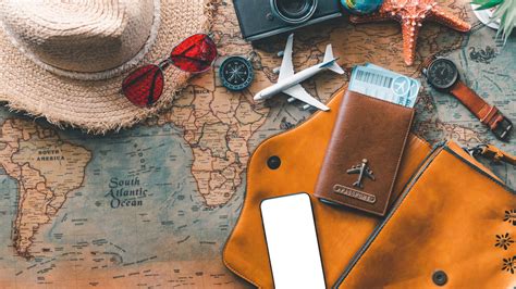 Una mappa stilizzata che mostra diverse destinazioni di viaggio, con icone di passeggini Baby Jogger