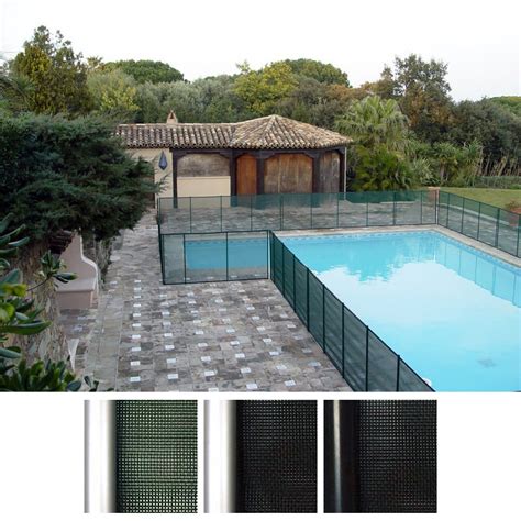 piscina con recinzione di sicurezza
