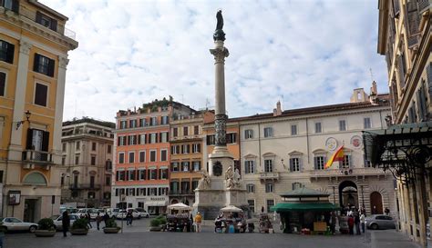 La Colonna dell'Immacolata in Piazza Mignanelli, Roma