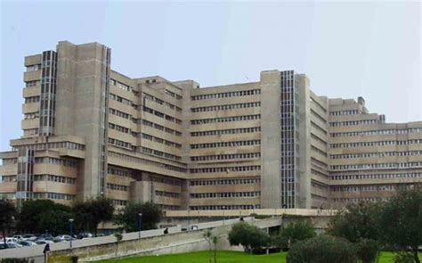 Facciata dell'Ospedale Brotzu