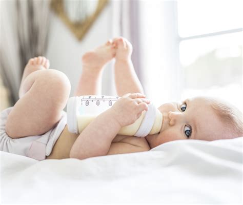 biberon piccolo neonato