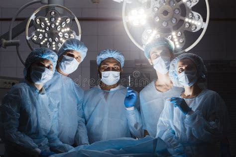 team medico in sala operatoria