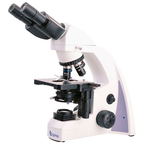Microscopio in un laboratorio