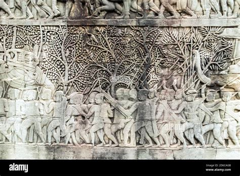 Bassorilievo di Angkor Wat raffigurante scene di vita
