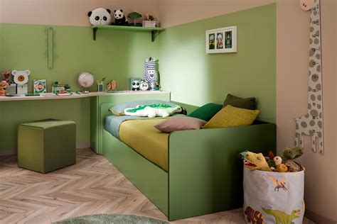 cameretta unisex con colori verdi e neutri