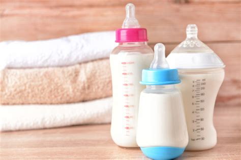 Biberon in vetro e in plastica a confronto
