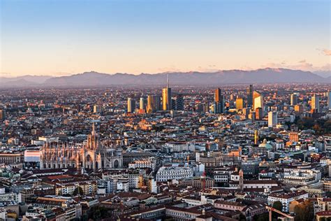 panorama di Milano con il Duomo