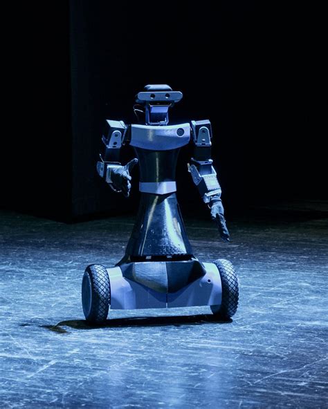 Robot che esegue ICSI guidato da remoto