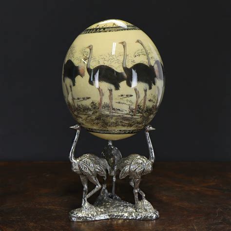 Guscio d'uovo di struzzo decorato
