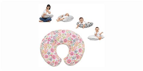 bambino che impara a stare seduto con l'aiuto del cuscino Boppy