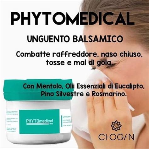 Applicazione di unguento canforato su una zona dolente
