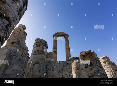 Rovine di un antico santuario greco