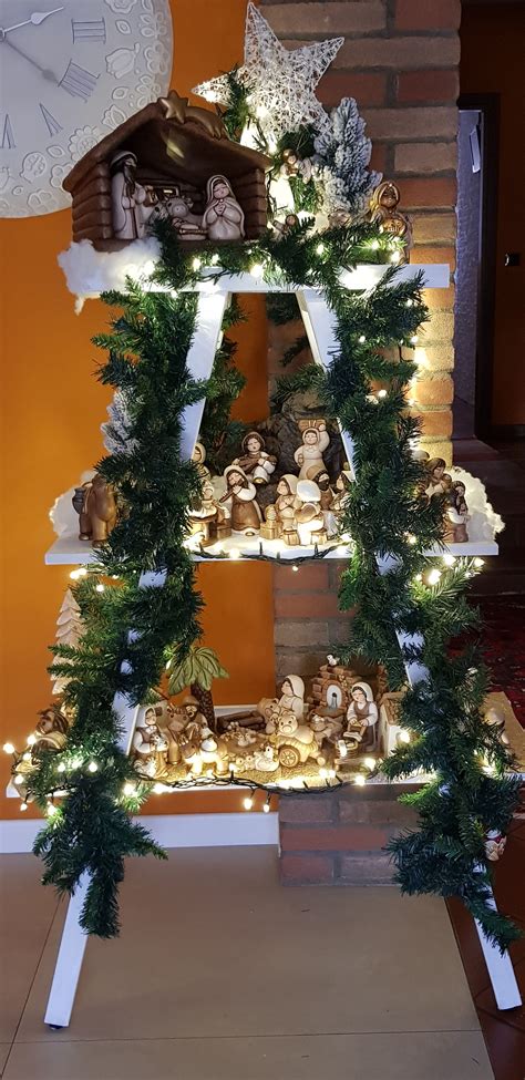Albero di Natale con presepe